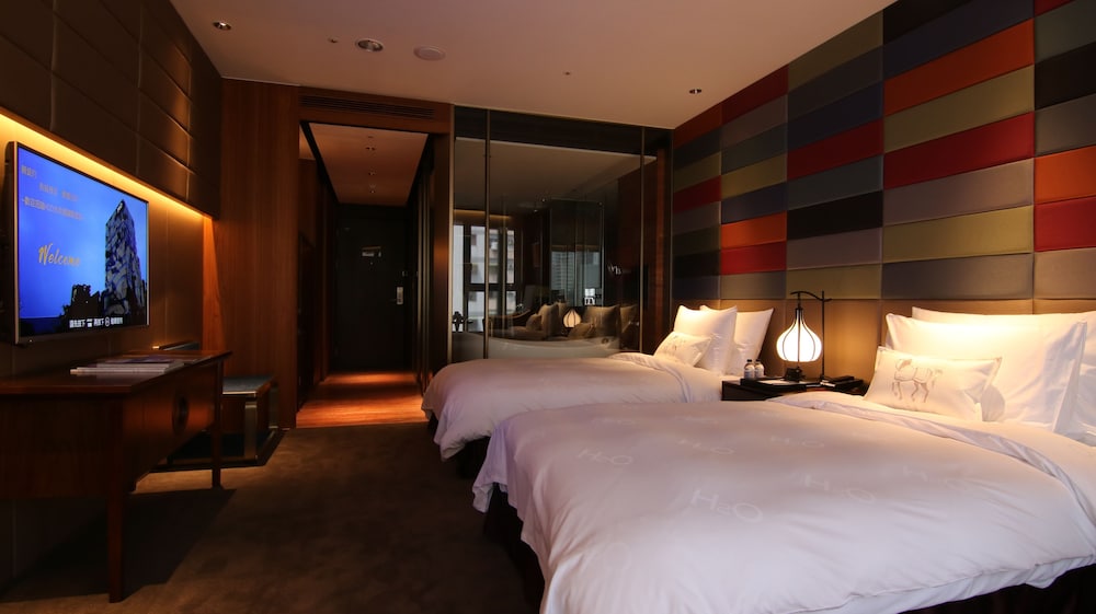 H2o Hotel 12/60