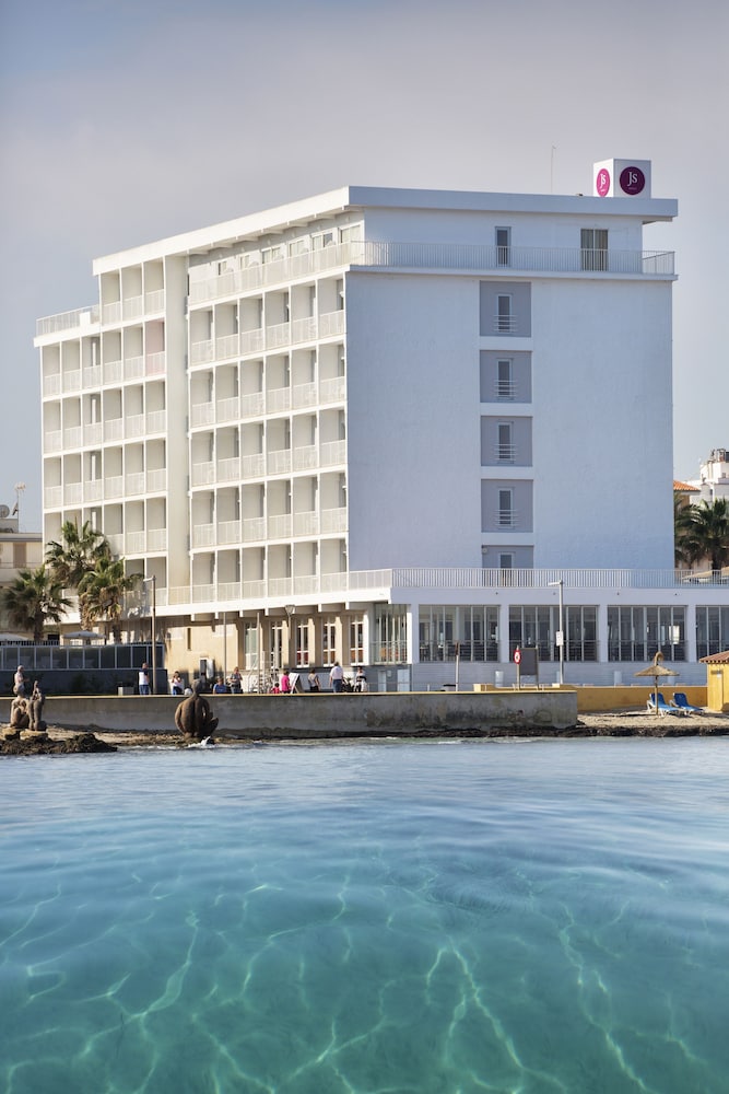 JS Miramar hotel 3/70