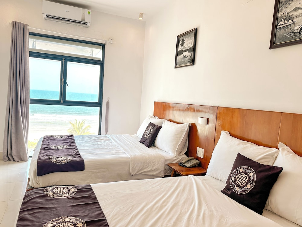 DELUXE, TRIPLE, OCEAN VIEW