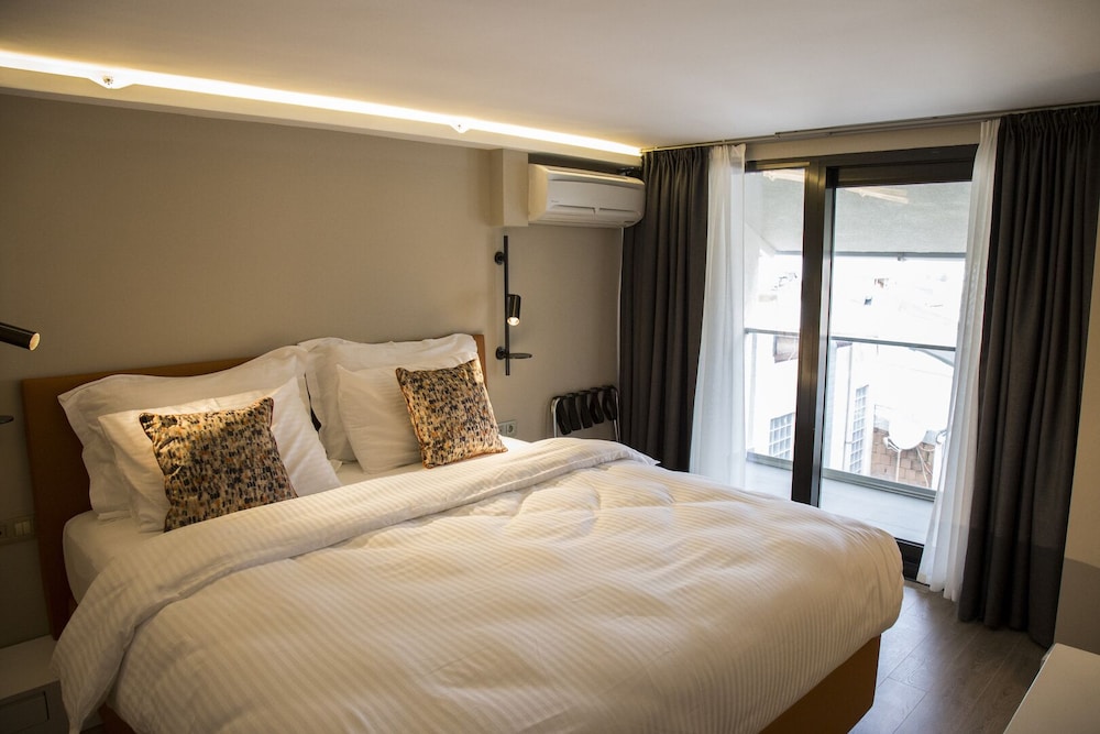 1 BEDROOM, PANORAMIC, SUITE
