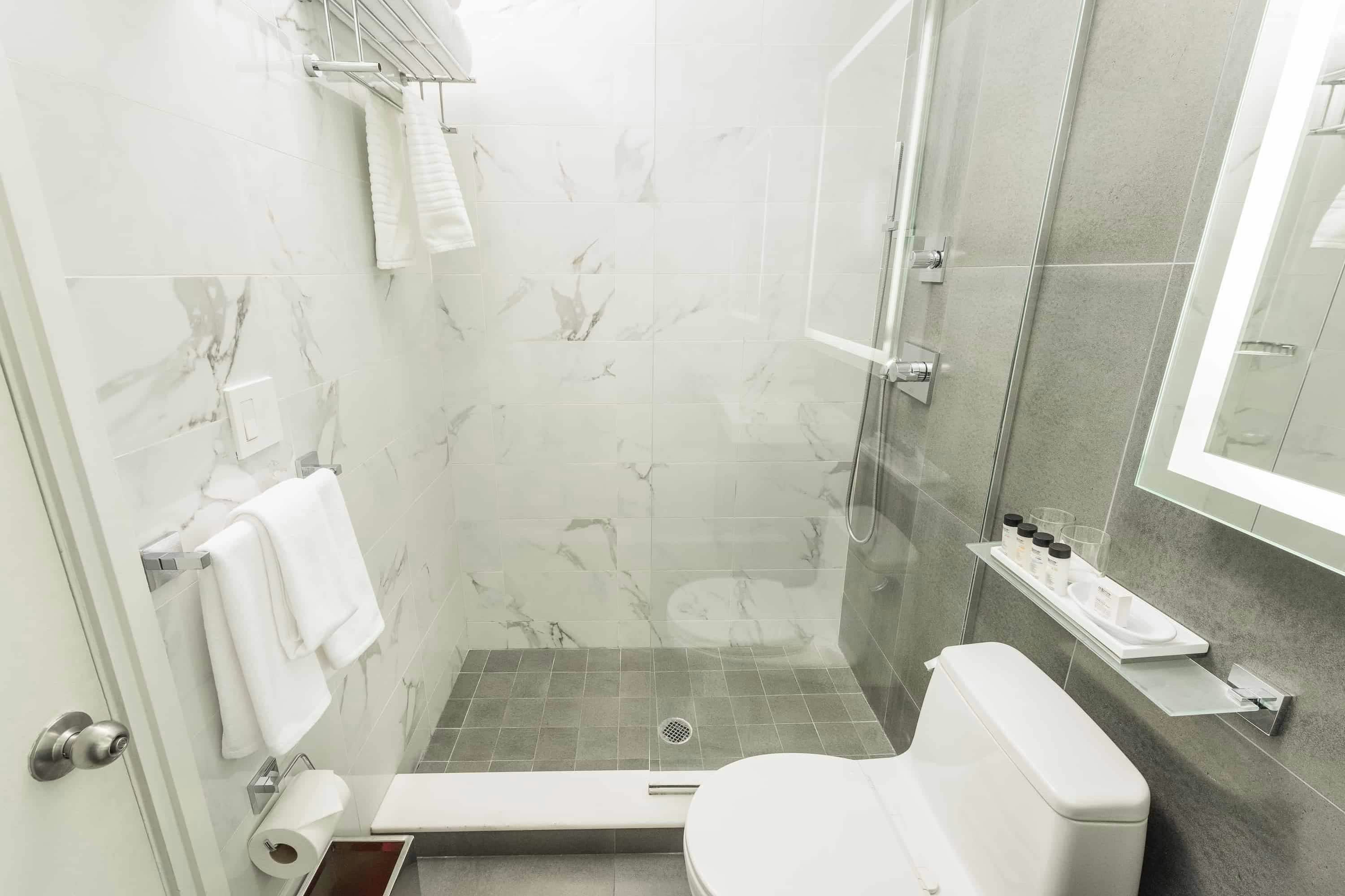 Deluxe, 2 Double Beds, Moderne Hotel Nyc 3/3