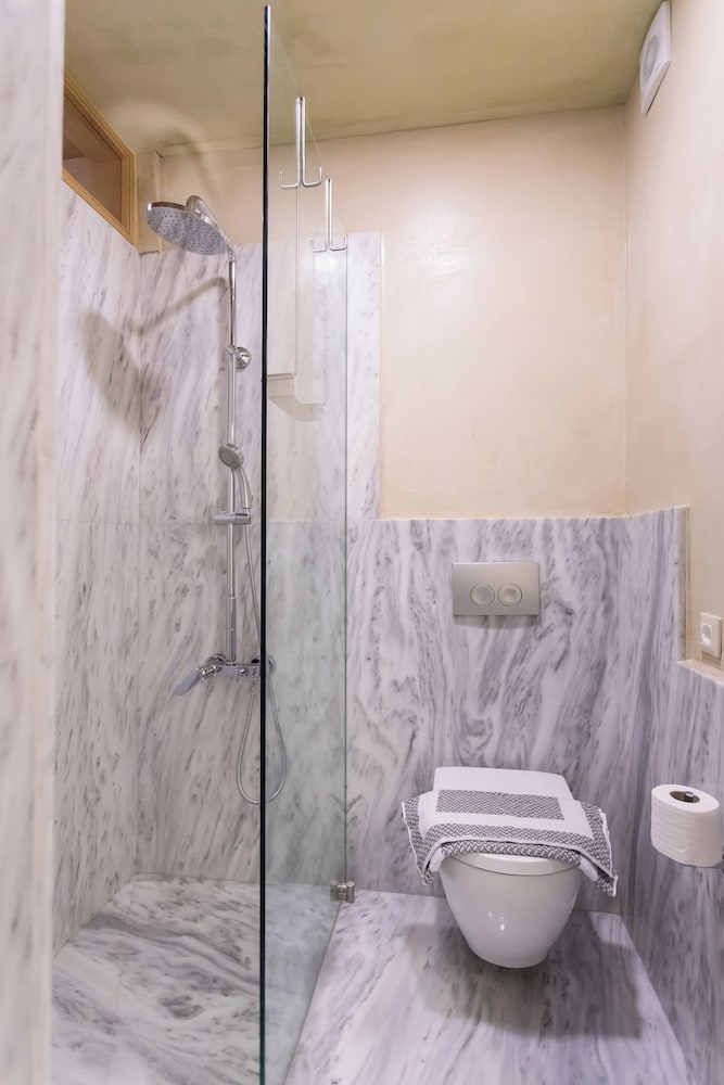 Polixenys Suites 42/46