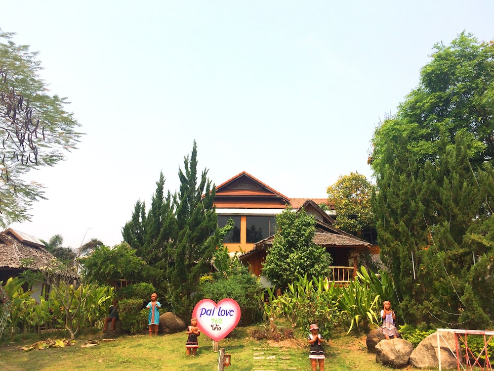 Pai Love & Baan Chon Phao Resort 7/35