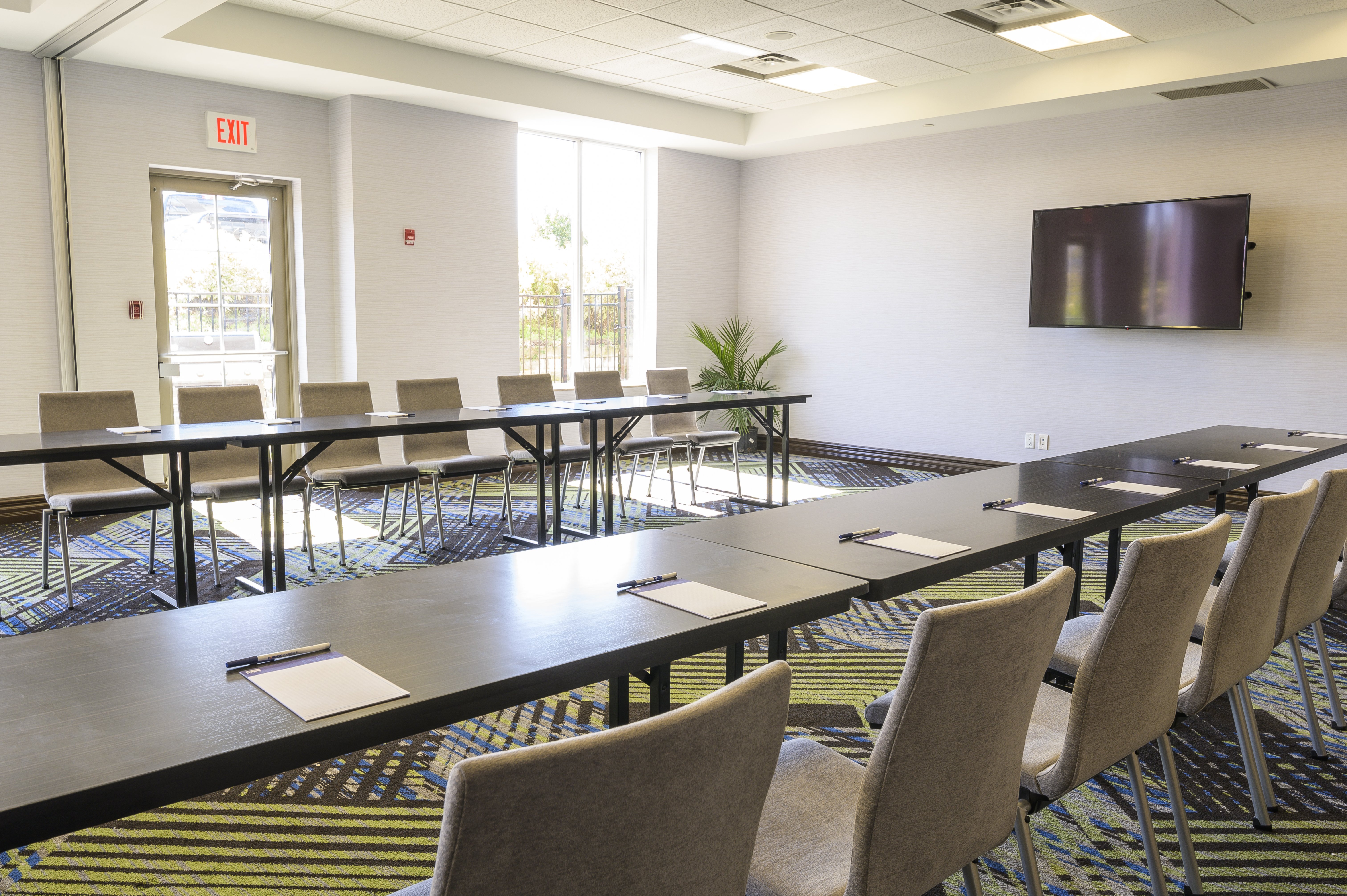 Holiday Inn Express Hotel Suites North Bay 63/75