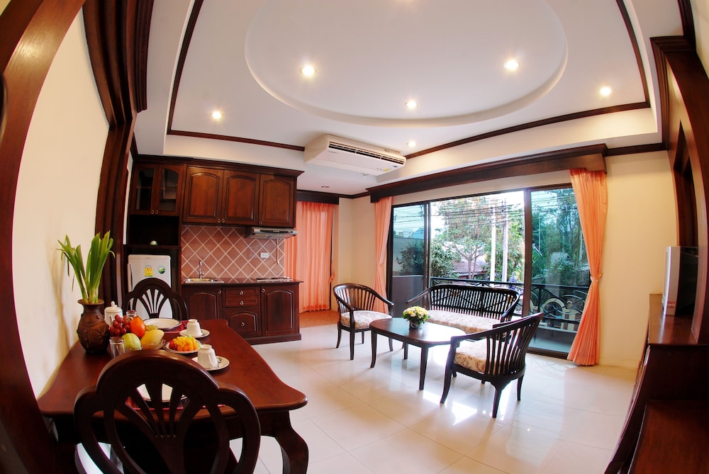 Golden Villa 36/47