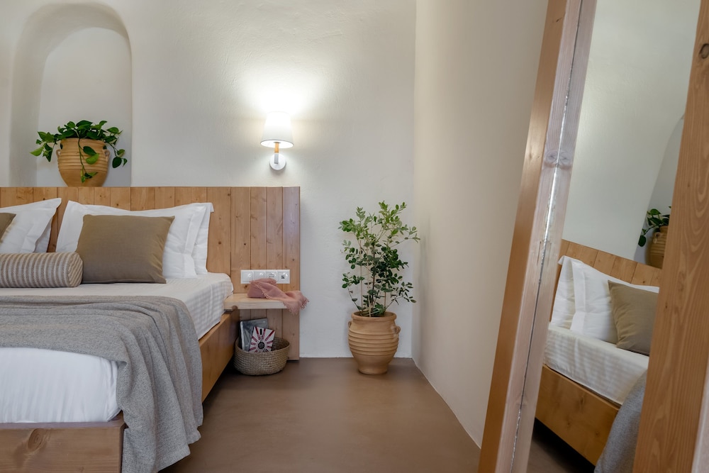 Nalas Cave Suite - Adults Only 7/50