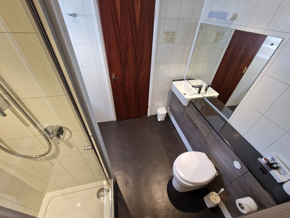 Grange Lodge Hotel 40/46