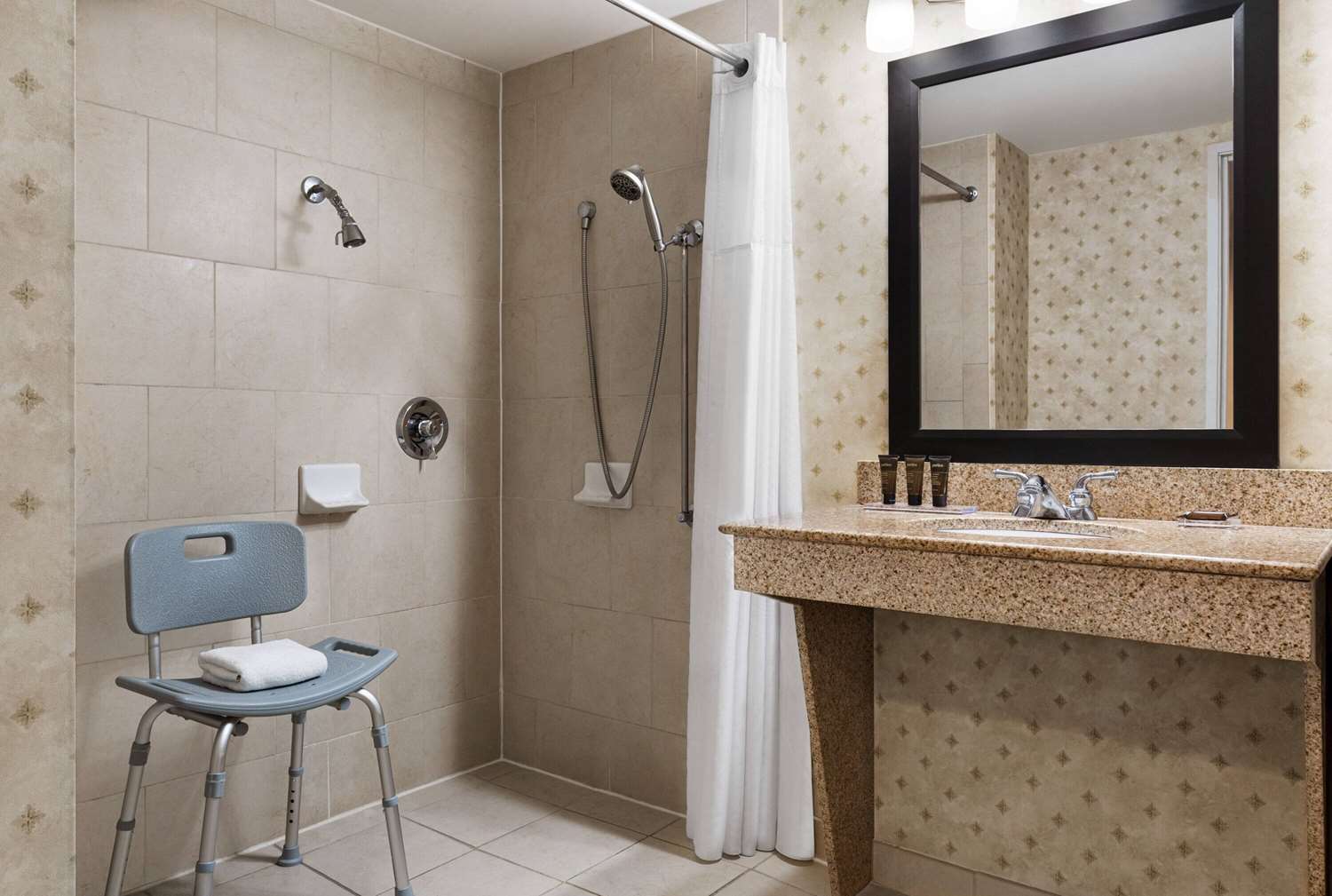Wingate by Wyndham Southport 43/44