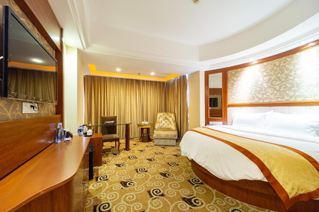 Golden Diamond Hotel 8/48