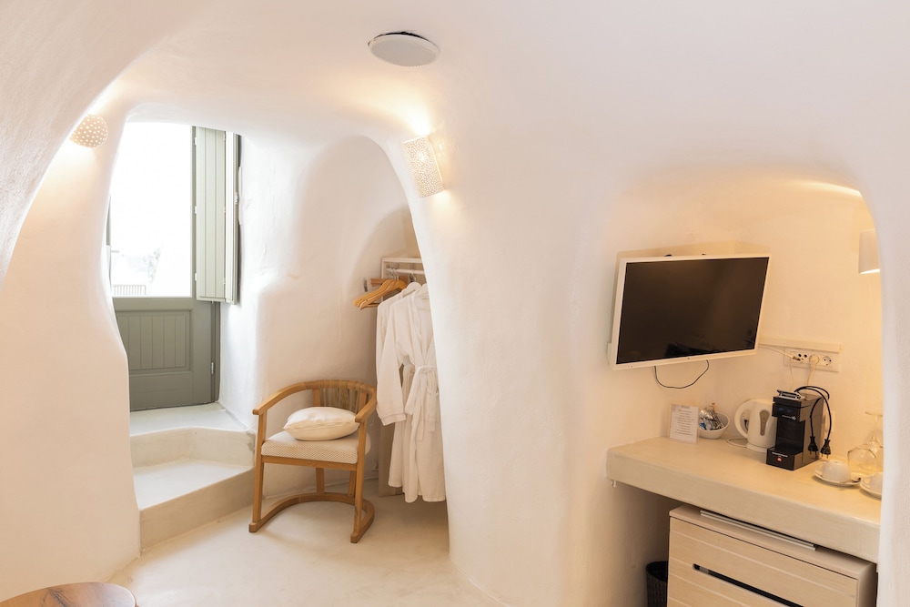 Aperto Suites - Adults Only 32/50