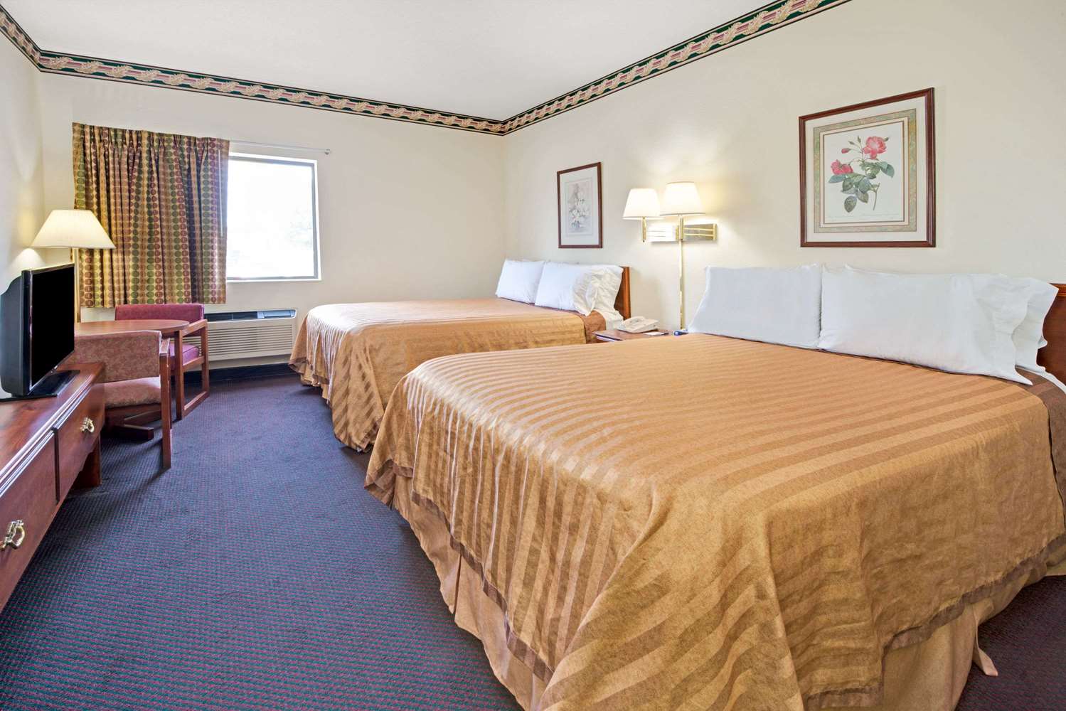 Travelodge By Wyndham St Louis 12/19