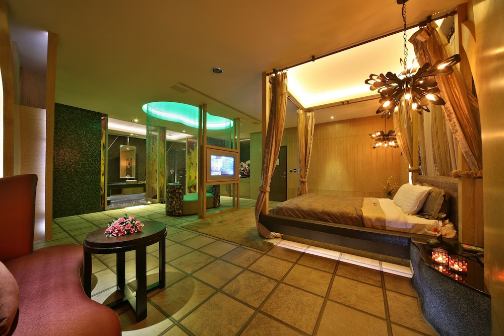 Dubai Villa Motel 51/69