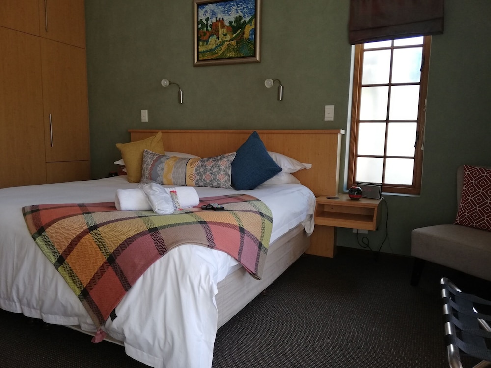 Cape Flame Guest House 4/32