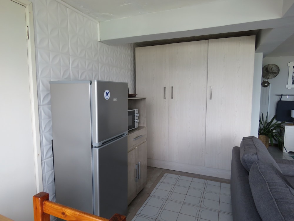 Beachcomber Bay Guest House 22/50