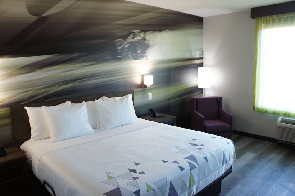 La Quinta Inn and Suites by Wyndham Braselton 17/60