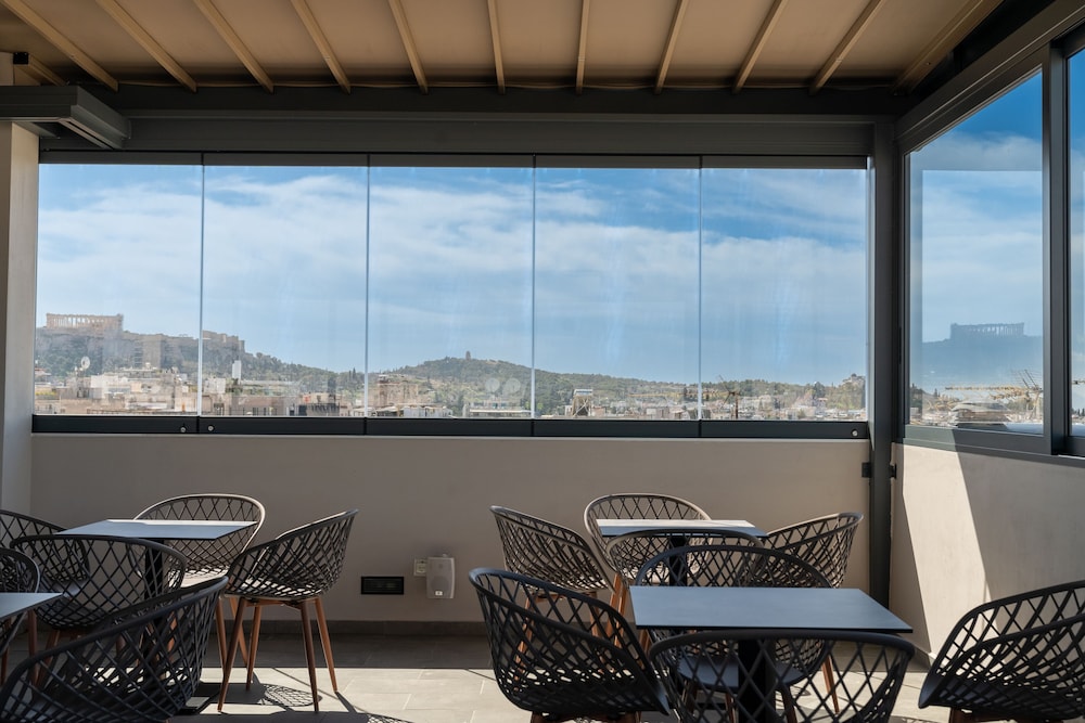 Dunlin Hotel Athens 39/48