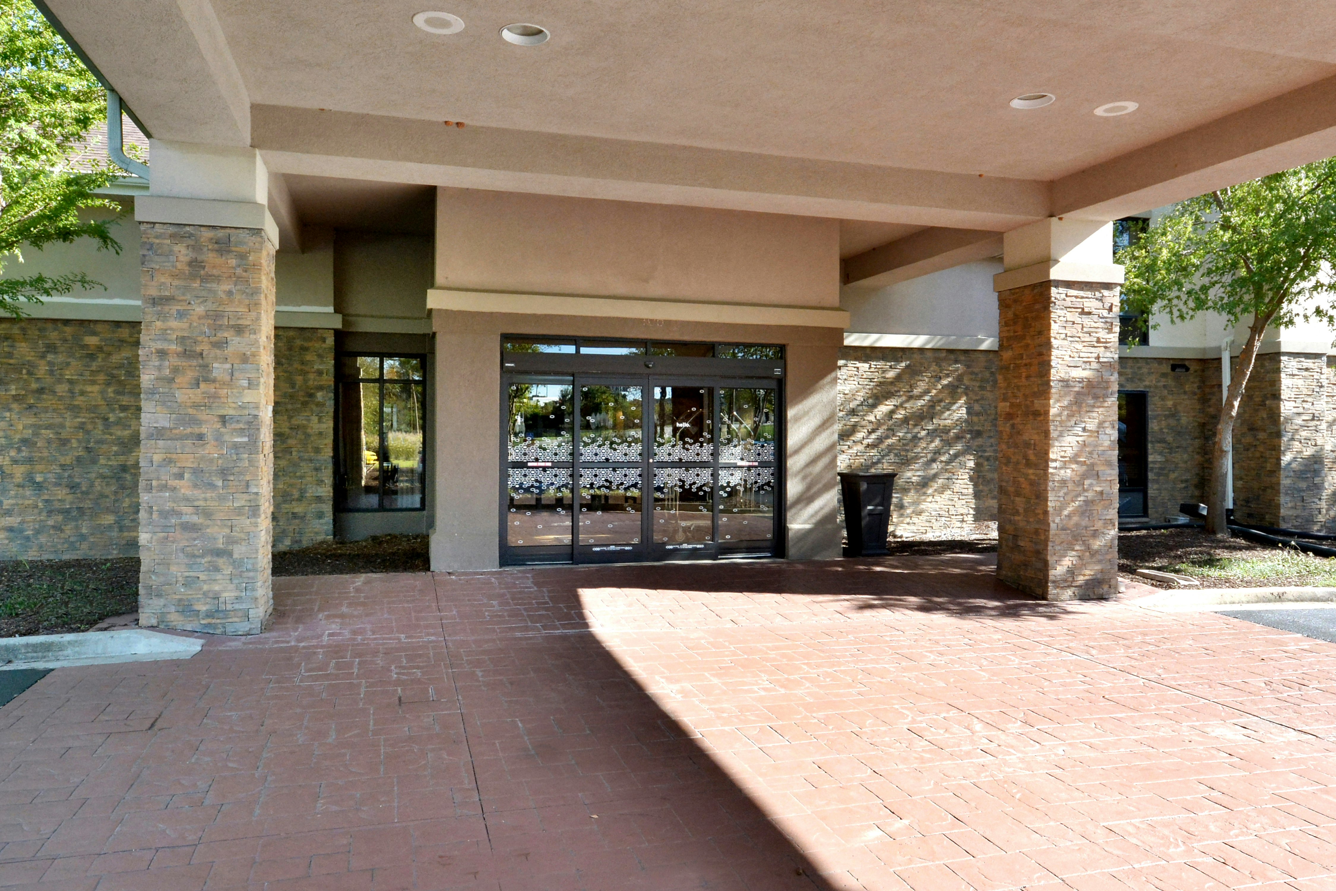 Hampton Inn & Suites Greenville/Spartanburg I-85 12/73