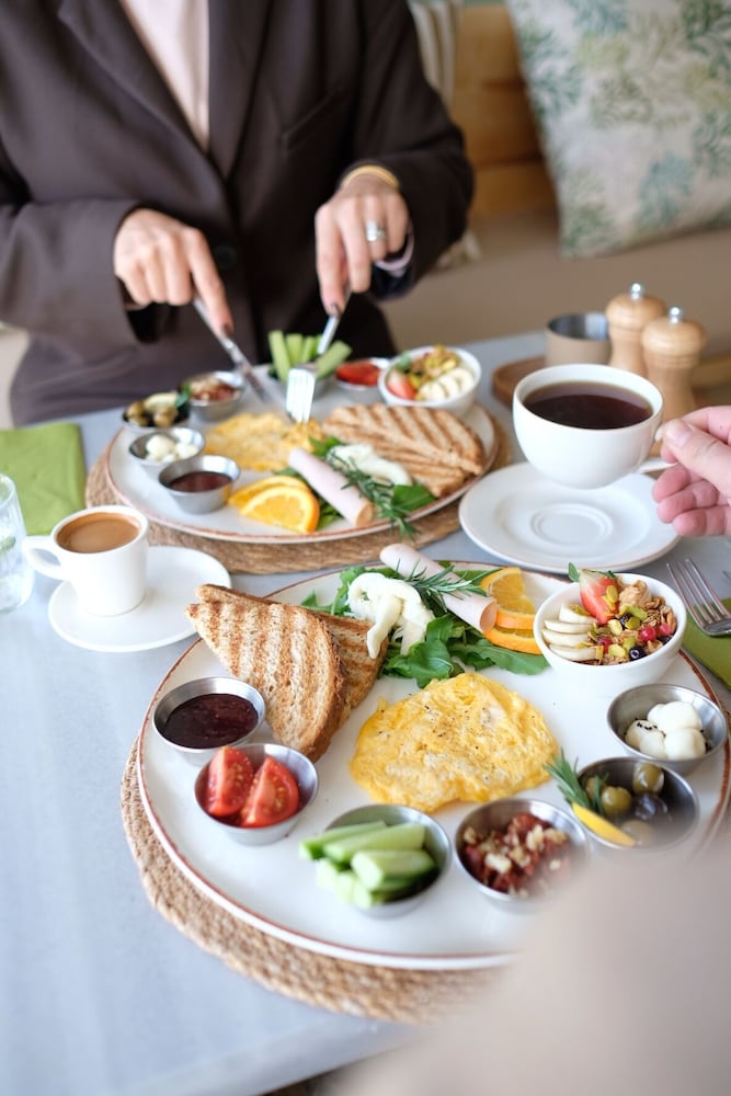 Meshk Airport Hotel 32/50