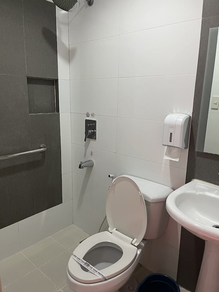 Hotel Sogo Quirino Motor Drive Inn 49/56