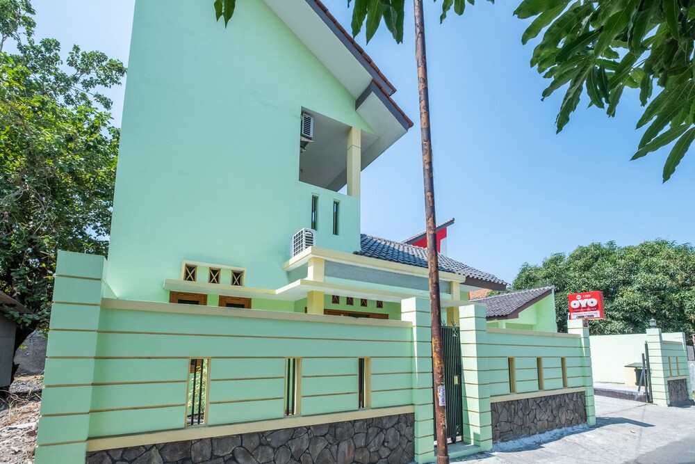 OYO 1399 Cemara Residence Syariah 31/39