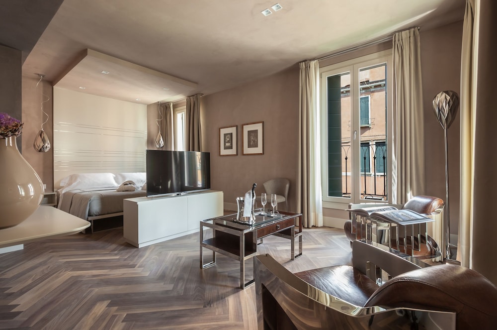 LIASSIDI WELLNESS SUITES 30/46