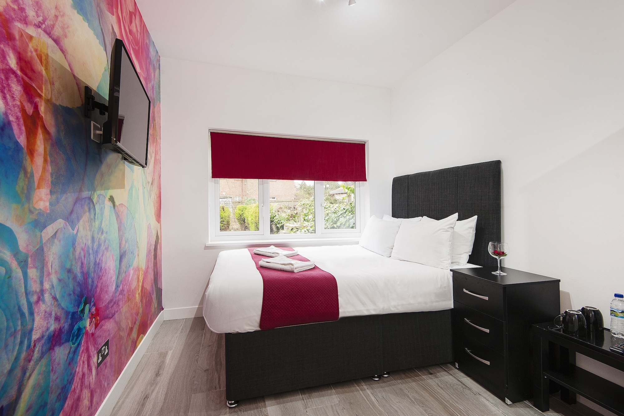 DELUXE, DOUBLE BED
