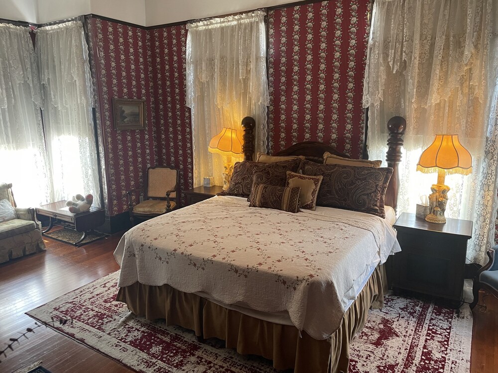 Grand Gables Inn Bed & Breakfast 17/38