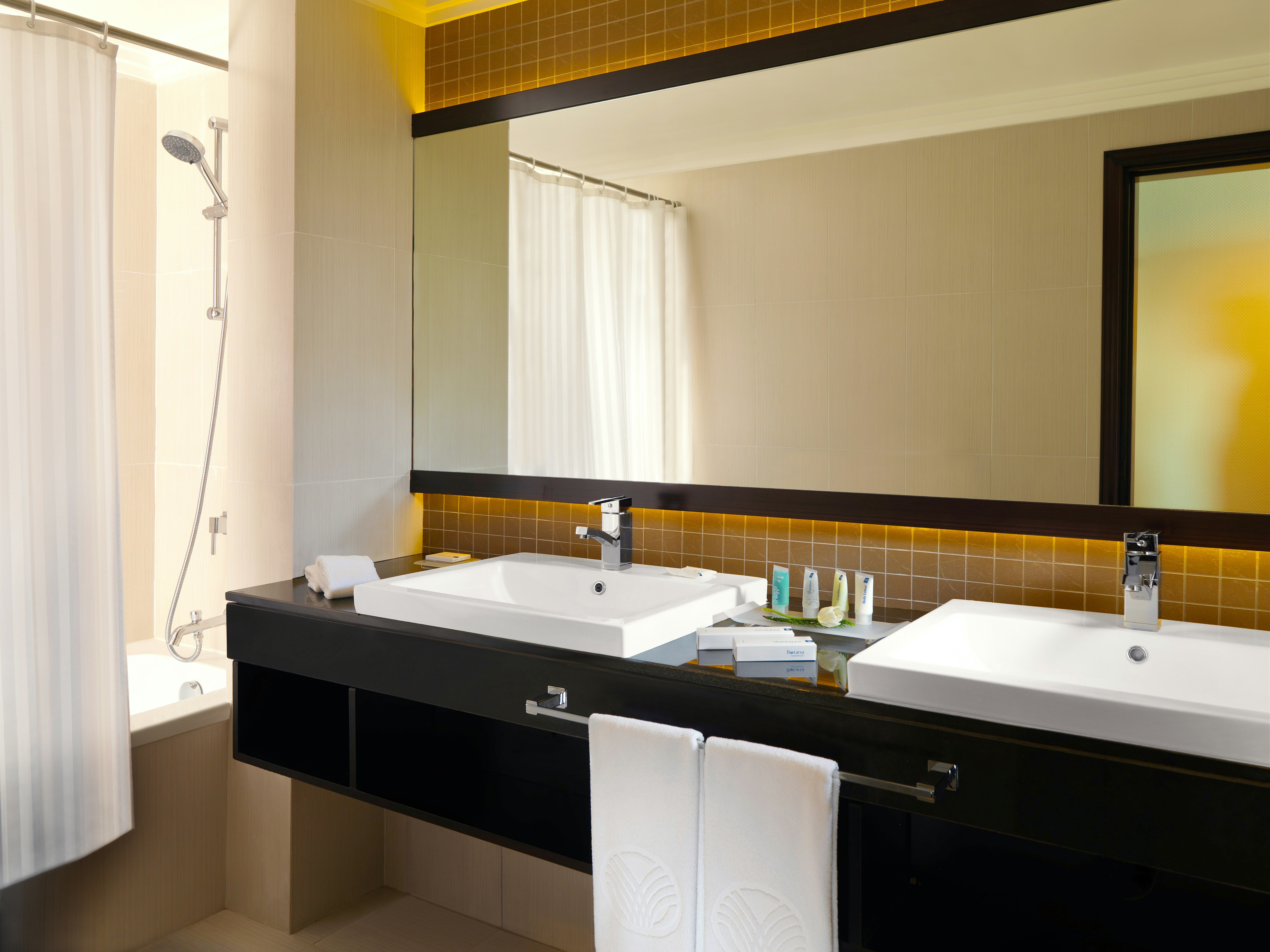 Towers Rotana Hotel 49/49