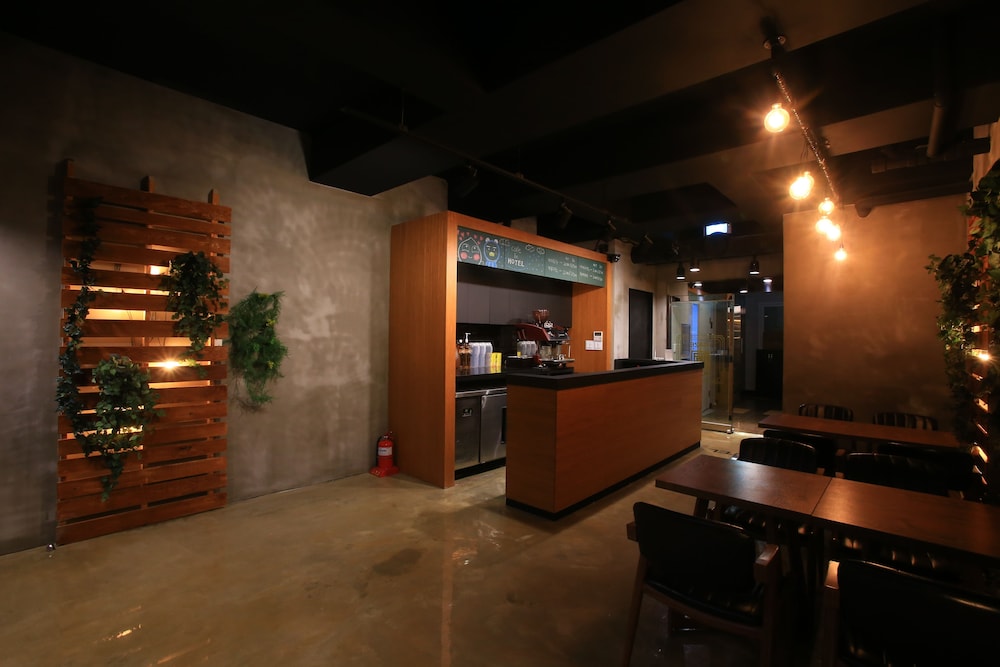 Malu Hotel 6/72