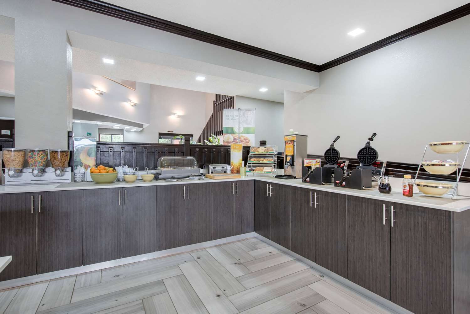 restaurant cafeteria