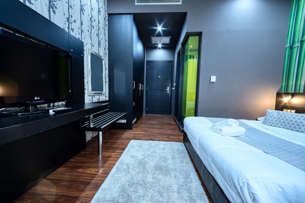 Gallery Art Hotel 8/68