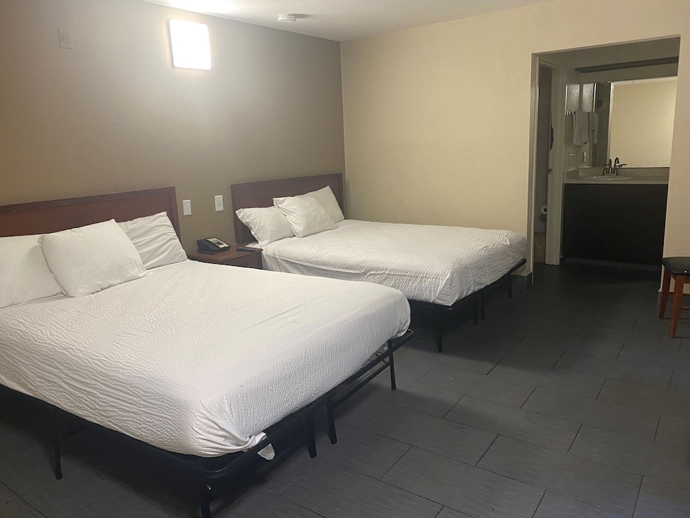 Budget Inn and Suites Stockton 29/55