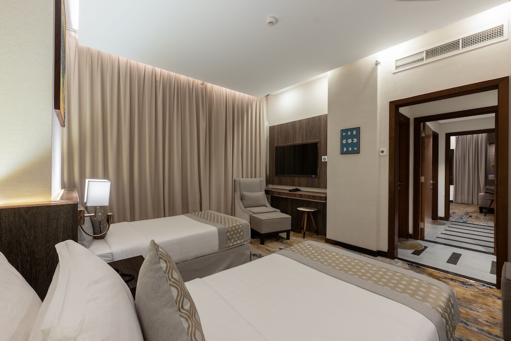 The Seasons Hotel 22/34