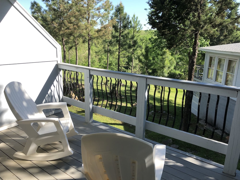 Echo Canyon Manor 71/76