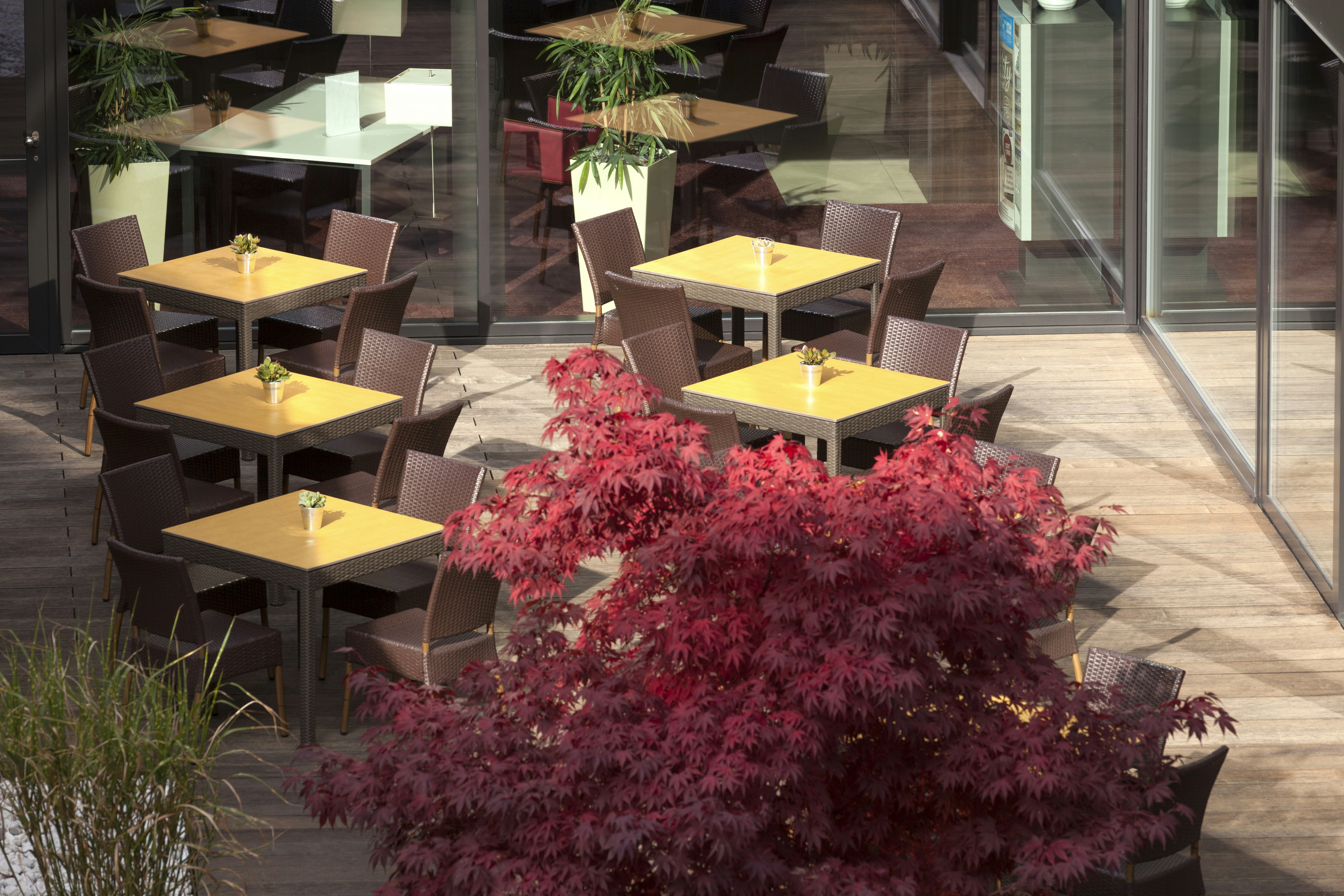 HOLIDAY INN EXPRESS ZURICH AIRPORT 79/80