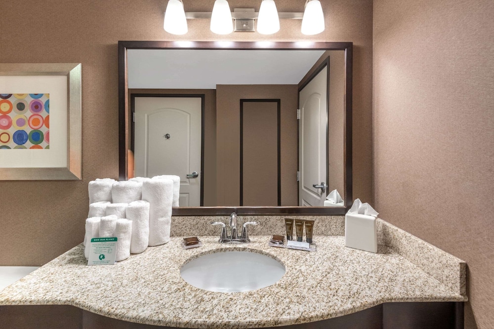 جناح جونيور بسرير كينج، Wingate By Wyndham St George 3/3