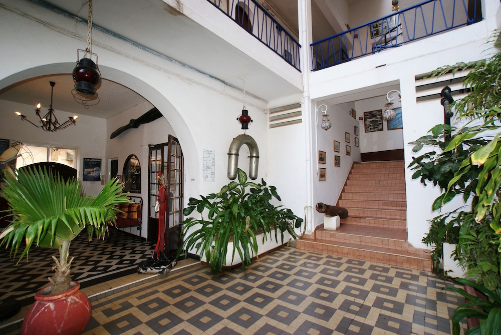 Le Residence Hotel 7/50