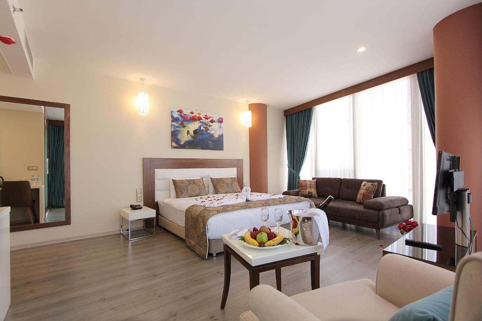 Forum Suite Hotel 9/70