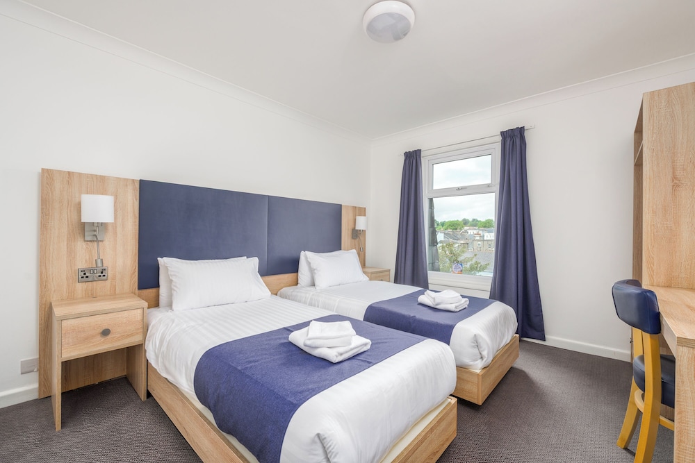 Abbey Lawn Hotel 18/64