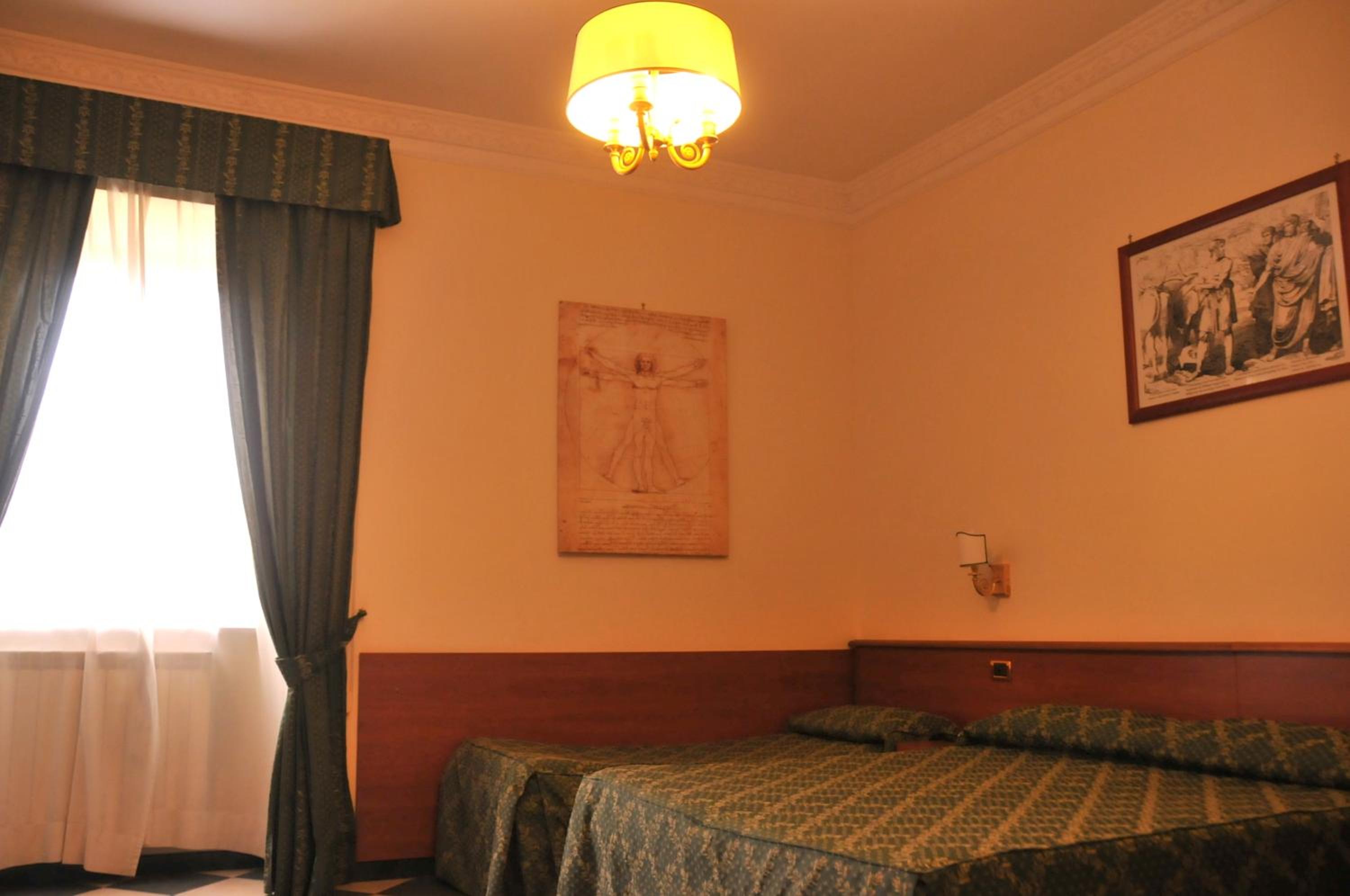 Room, Quintuple