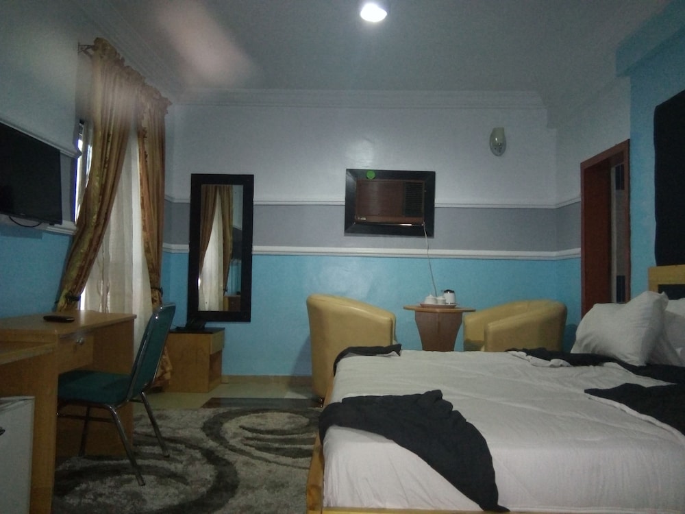 E-Class Resorts 11/21