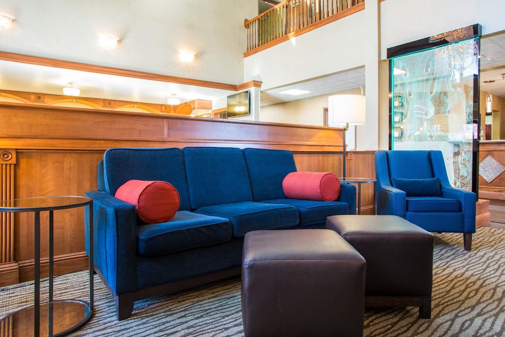 Comfort Inn & Suites Springfield I-44 27/38