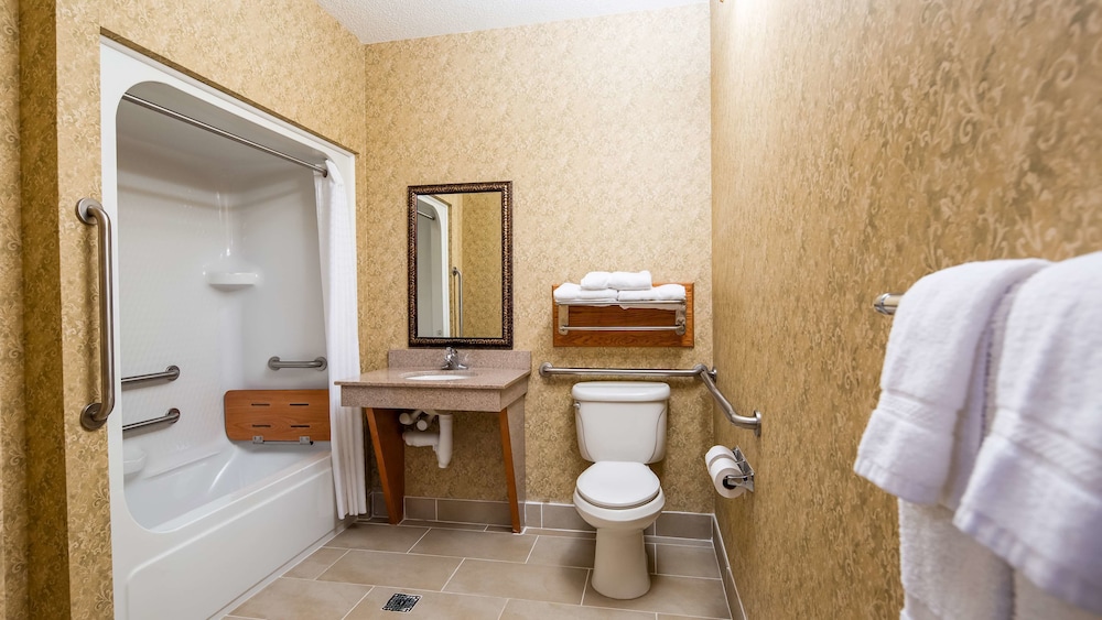 Best Western Plus Bradbury Inn & Suites 12/39