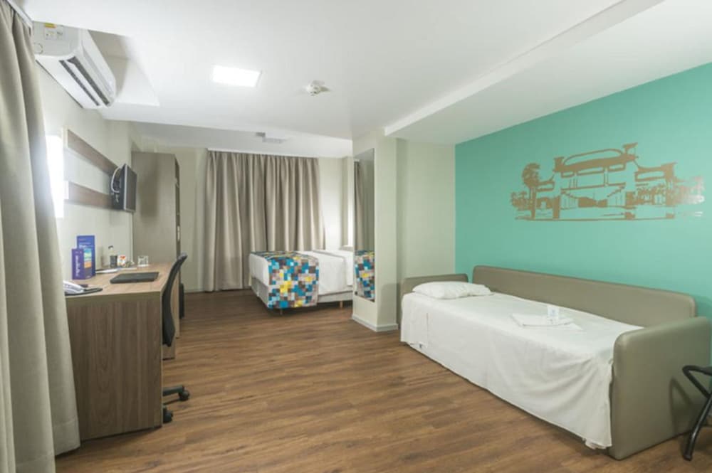 CASTELMAR HOTEL 30/76