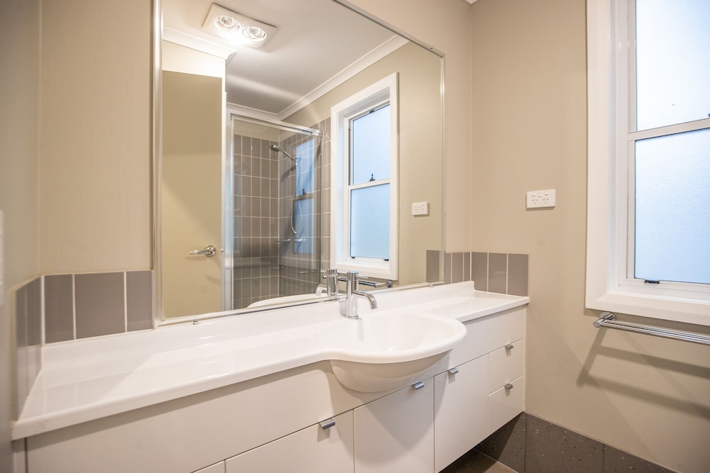 NRMA Bright Holiday Park 48/50