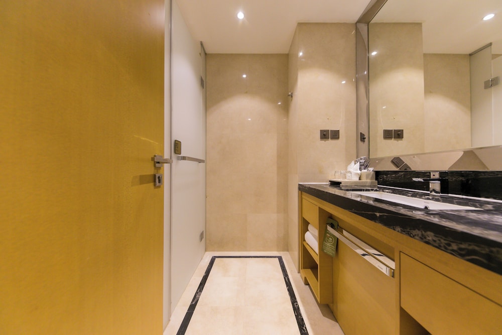 Mercure Beijing Chang An West 43/48