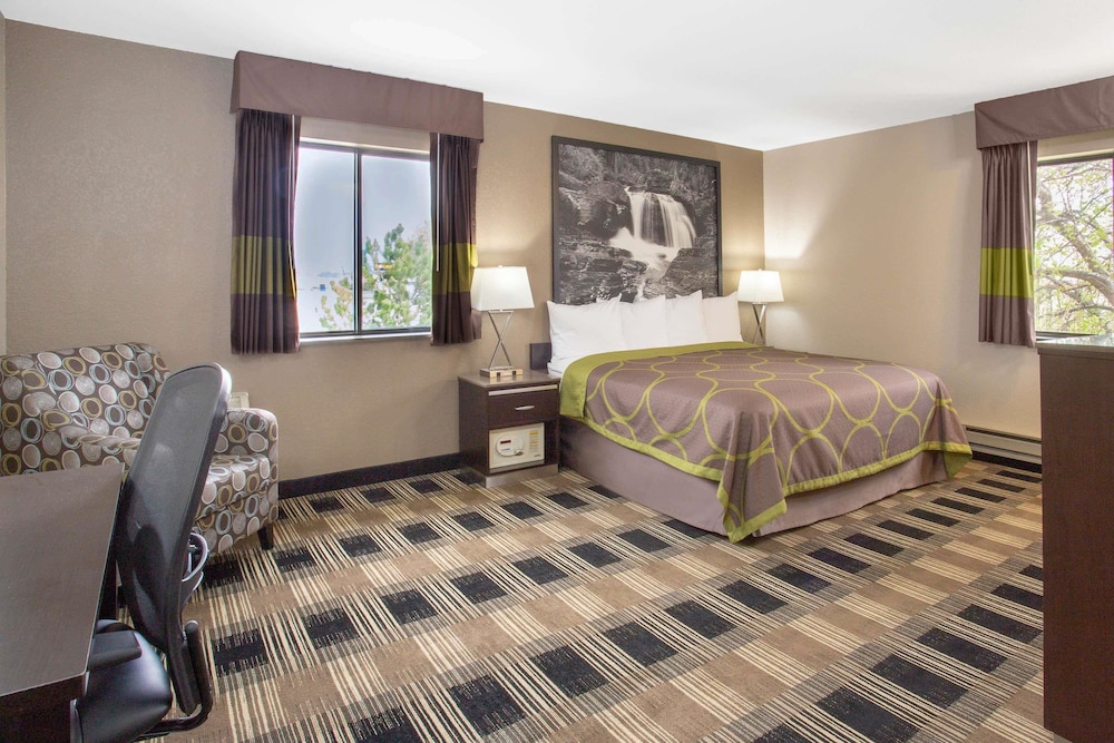 Super 8 by Wyndham Billings MT 24/52