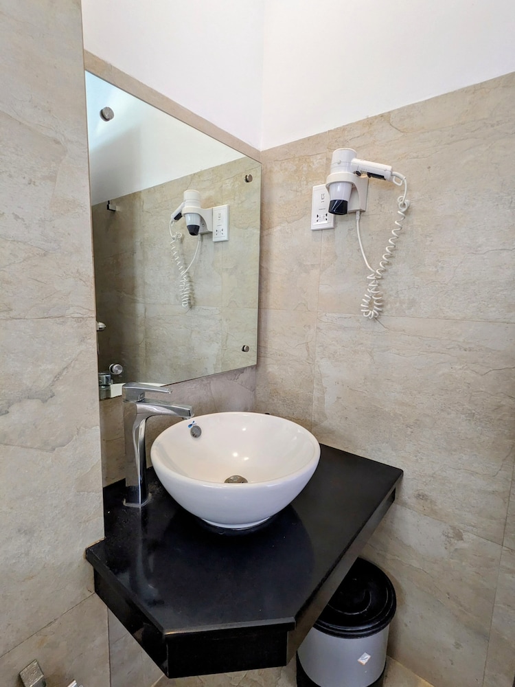 Rajarata Hotels 50/50
