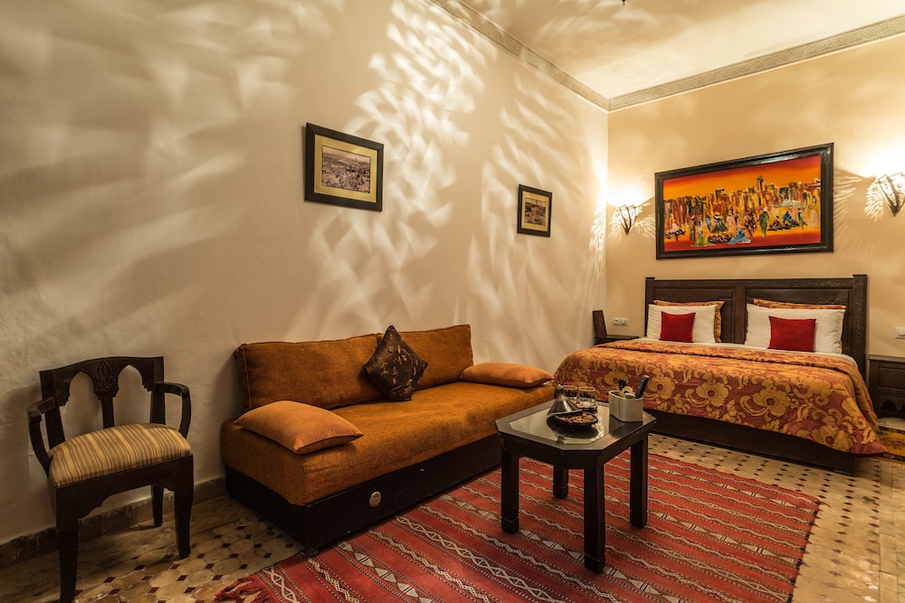 RIAD NASREEN 49/76