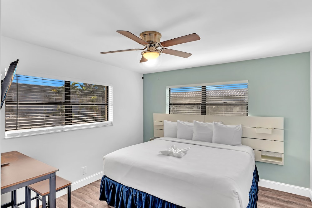 BASIC, STUDIO, QUEEN BED